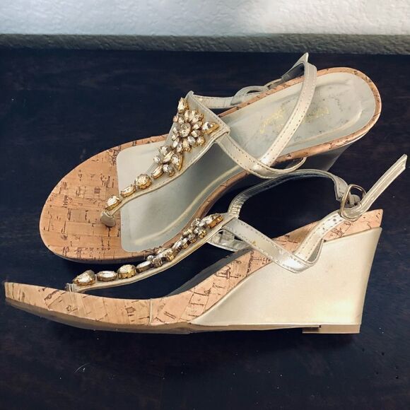 Madeline Stuart Gold Jeweled Wedge Sandals 7.5 - Picture 5 of 8